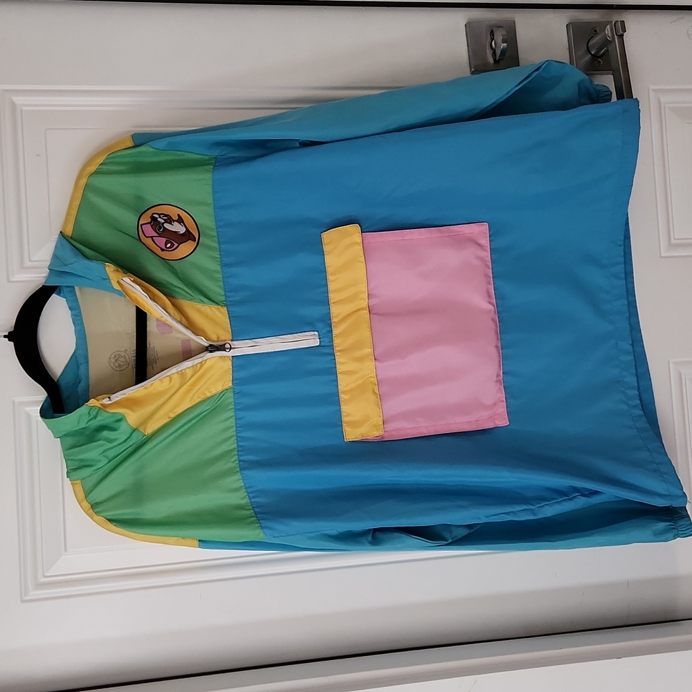 Buc-ees Windbreaker